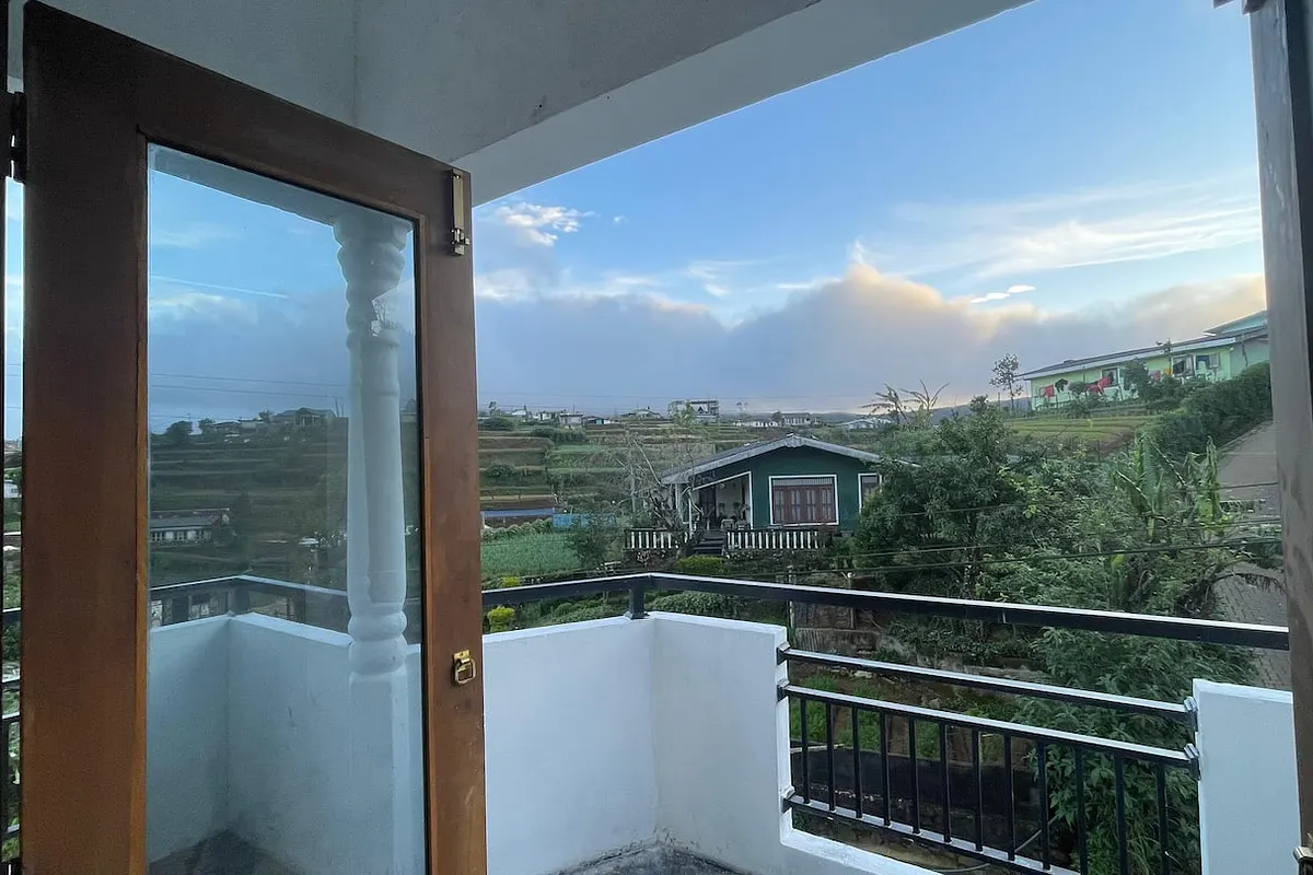 The Zonova Mist guest house in the hills above Nuwara Eliya